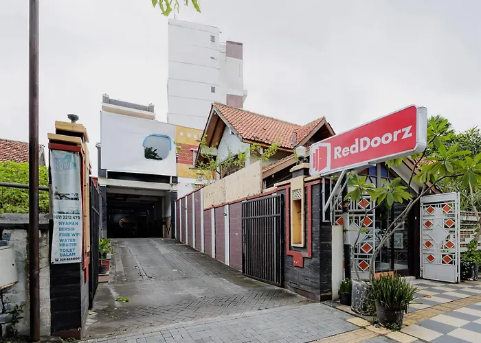Urbanview Hotel Artama Simpang Lima